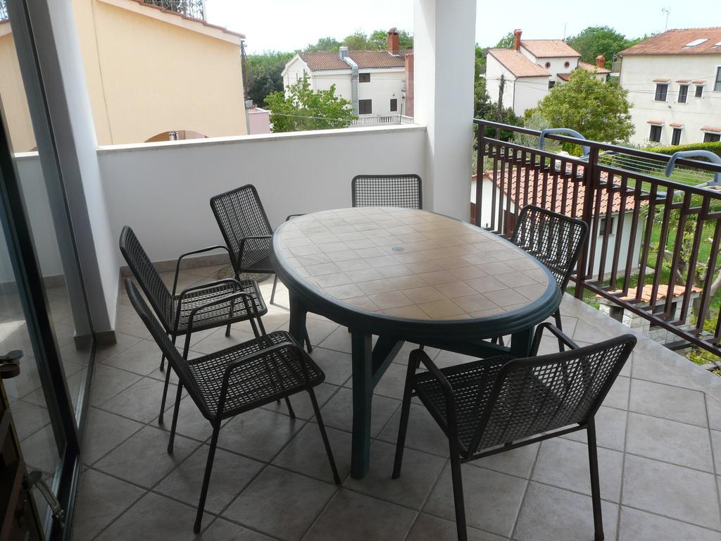 Apartments Mirela Porec Exterior photo